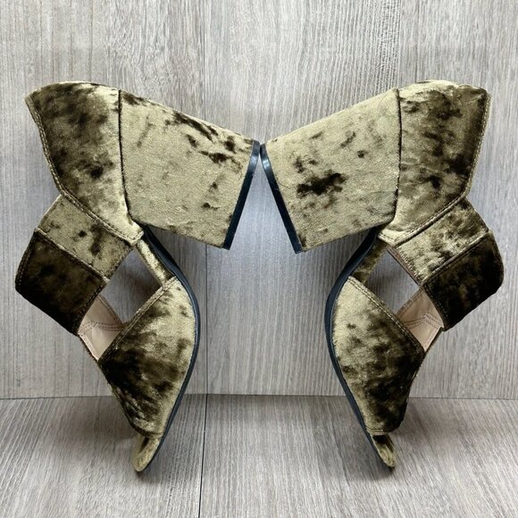 CAbi Sandals Womens 7 Interlock Block Heel Crushed Velvet Open Toe Moss Green - Picture 8 of 13